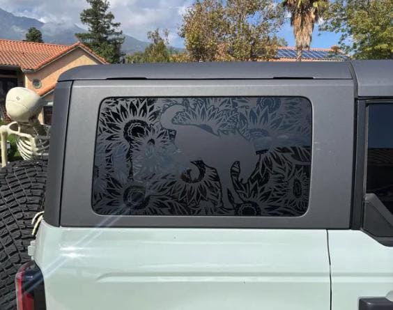Bronco Horse Sunflower Rear Window Decal – Compatible with Ford Bronco Outer Banks 4-Door (2021–2027)