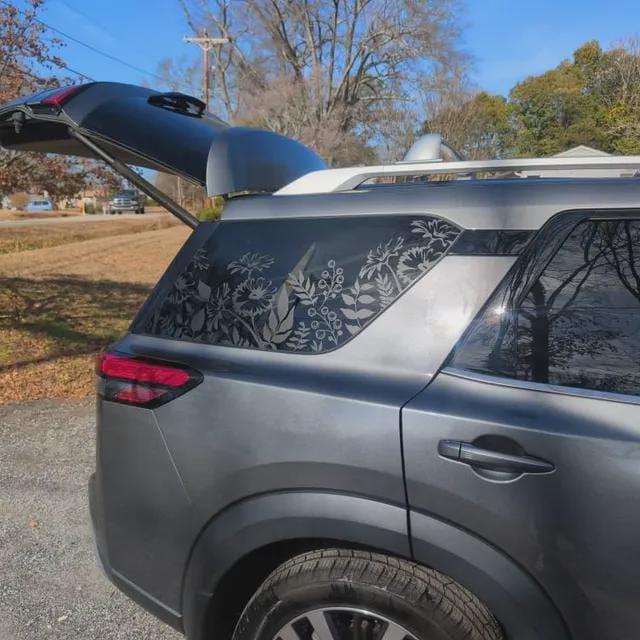 Wildflower Floral Quarter Window Decal – Compatible with Nissan Pathfinder (2022–2027)