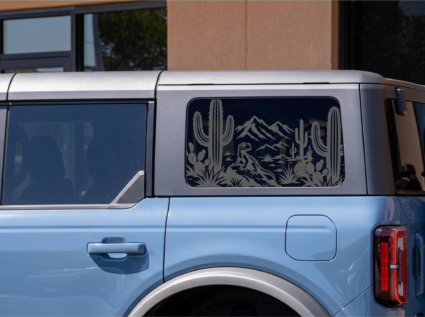 Desert Gecko Quarter Window Decal – Compatible with Ford Bronco 4-Door Outer Banks (2021–2027)